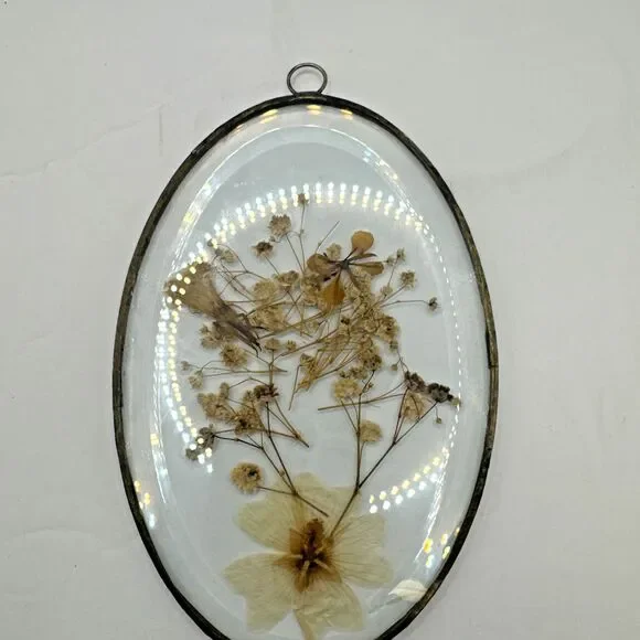 Vintage OvalBeveled Glass Dried Flowers Gold Frame Hanging Wall Decor 6.” - Picture 4 of 4